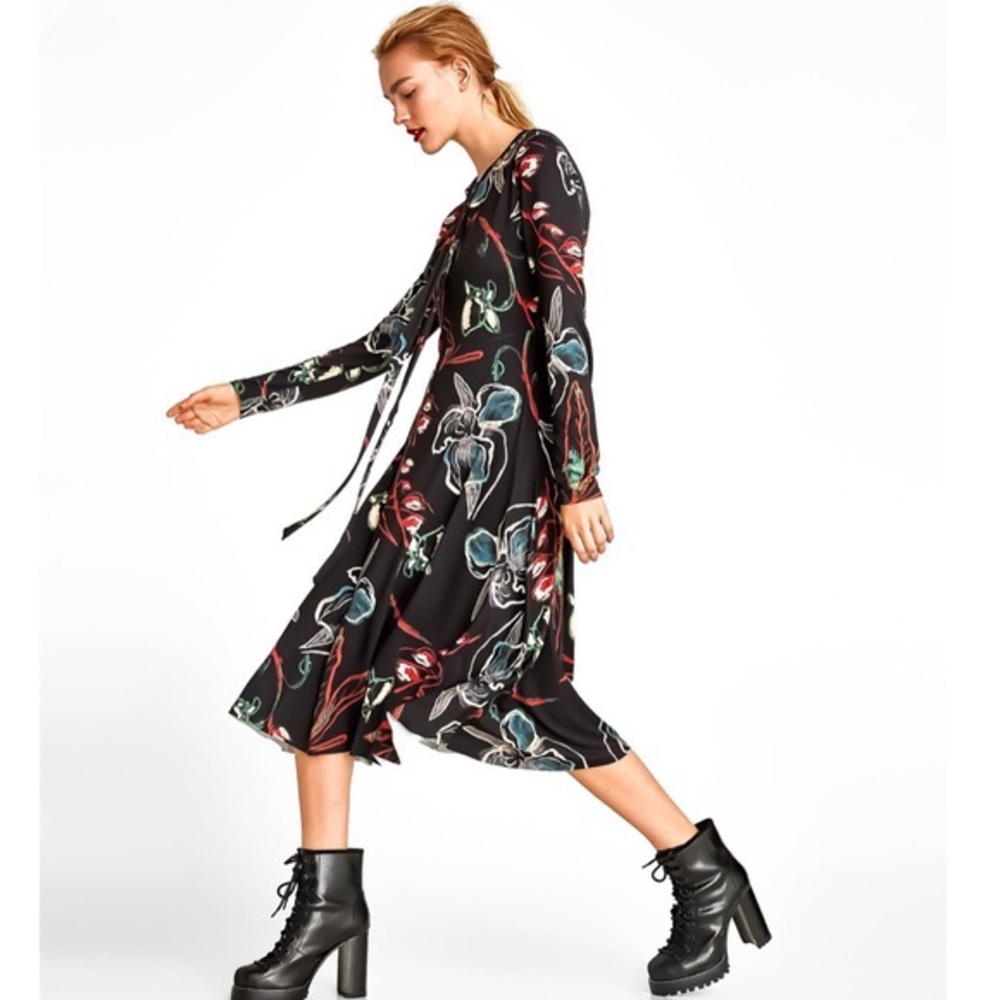 Zara Dress with Bow at the Neck